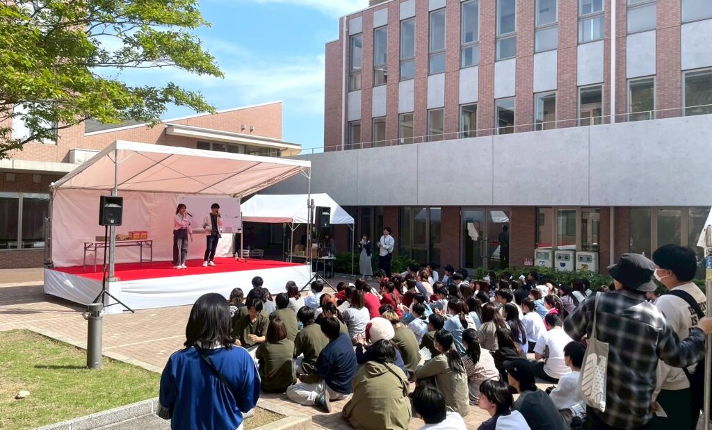 大学の学園祭にイベント資材を提供！安心・安全な会場設営